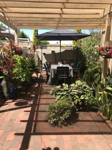 South Perth - Photo 5