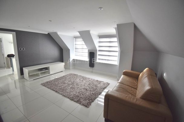 Price £1,700 pcm - Available Now - Furnished - Photo 1