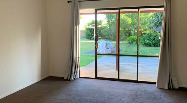 Fabulous Two-Bedroom Home in Waikanae Beach - Photo 1