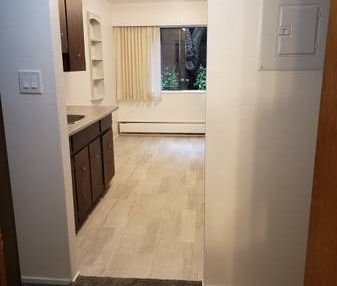 Previously renovated one bedroom for rent, Metrotown. - Photo 4