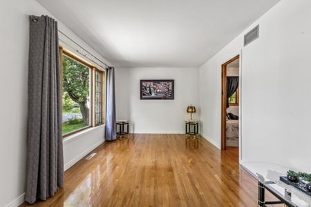 Maison de plain-pied à louer - Laval (Auteuil) (Autres) - Photo 2