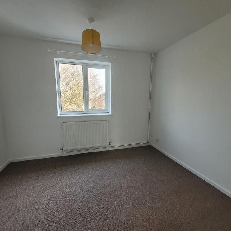 3 bedroom end of terrace house to rent - Photo 1