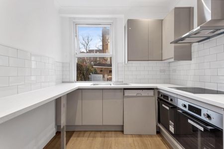 4 bedroom House To Let - Photo 2