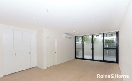 Stylish Residence - Photo 2