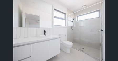 2/1 Taylors Avenue, Reservoir - Photo 2