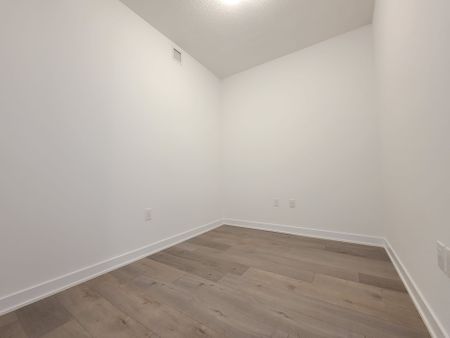 For Lease - 60 Honeycrisp Crescent Unit# 1512, Vaughan, Ontario - Photo 5