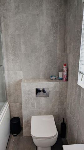 1 bedroom in a house share to rent - Photo 4