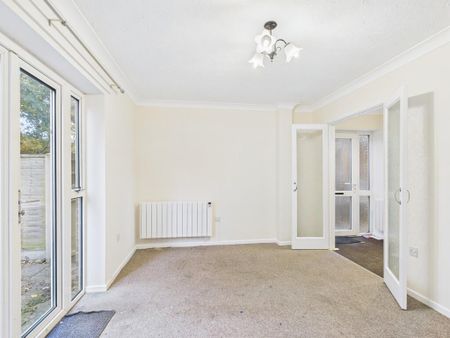 3 bedroom semi-detached house to rent - Photo 3