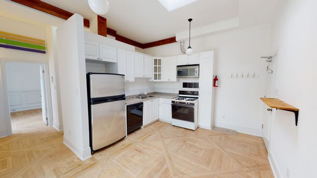 For Lease - 1152 Gerrard Street Unit# 213, Toronto, Ontario - Photo 1