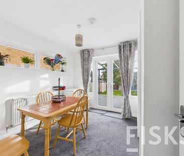 3 bedroom end of terrace house to rent - Photo 4