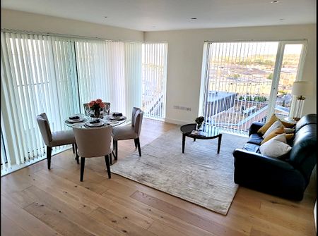 3 bed Apartment in Hampton Apartments Duke Of Wellington Avenue, London, SE18 6NX - Photo 3