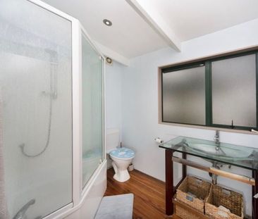 Beautiful sunny and private home! - Photo 2