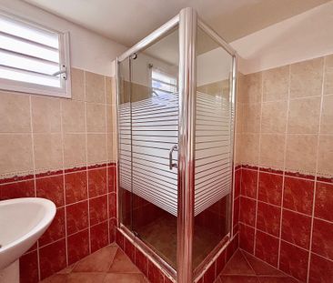 Location Maison 5 pièces 110m² LE GOSIER 97190 - Photo 3