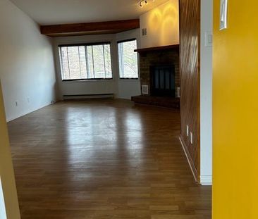 Grand 5 1/2 Lumineux - Large Bright 5 1/2, Montreal , Ahuntsic - Photo 2