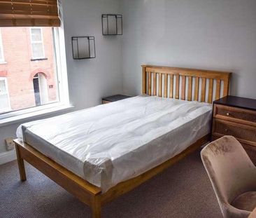 Thesiger Street - Bed, LN5 - Photo 2