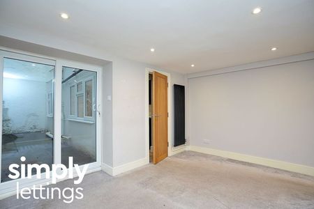 1 Bed property for rent - Photo 2