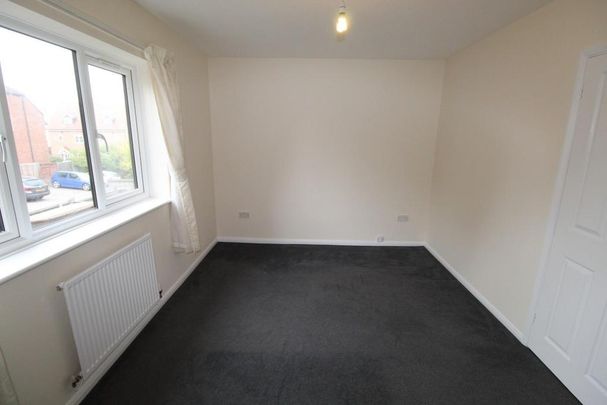 2 bedroom end of terrace house to rent - Photo 1