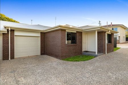 2/15 John St East Toowoomba - Photo 5