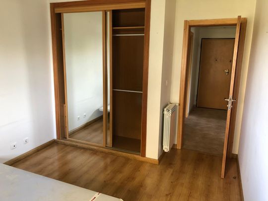 Apartamento T1 sem móveis para arrendamento na zona da Cavaleira, Algueirão. - Photo 1