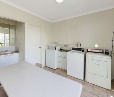 Partly Furnished South Brisbane Unit - Photo 6