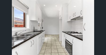 Central Wagga Townhouse - Photo 5