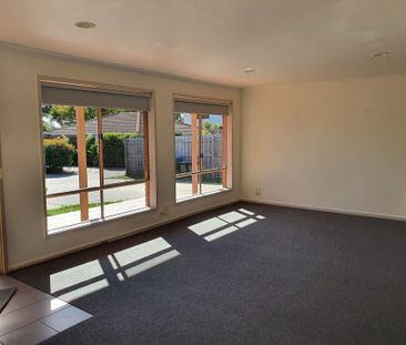 Well Presented 2 Bedroom Home Close to Shops & Transport - Photo 6