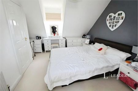 3 bedroom terraced house to rent - Photo 2