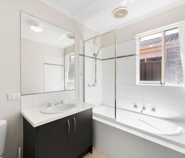 Well-Maintained 3 Bedroom Property - Photo 4