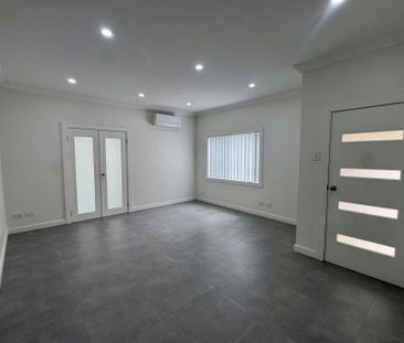 Modern Home in a Prime, Ultra-Connected Location - Photo 3