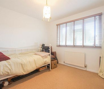 Chalklands, Linton, Cambridge - Photo 2