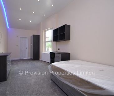 4 Bed 4 Bath Properties in Leeds - Photo 2