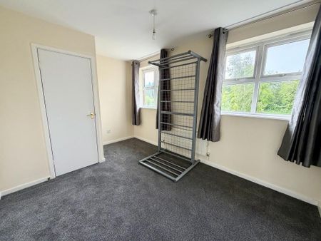 2 bedroom terraced house to rent - Photo 4