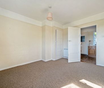 Parsonage Estate, Rogate, Petersfield, Hampshire, GU31 - Photo 4