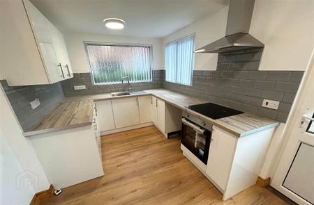 12 Crawfordsburn Road, Bangor, BT19 1BE - Photo 2