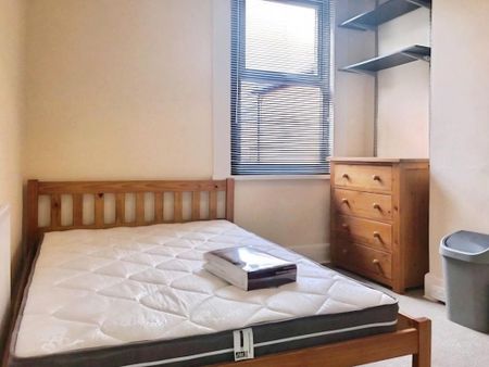 5 bedroom terraced house to rent - Photo 2