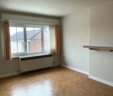 Instapklare gezinswoning met 3 SLKS, garage en tuin op toplocatie! - Foto 2