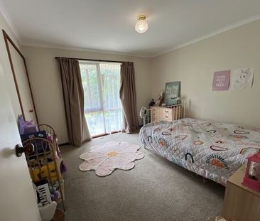 Large 5 Bedroom Family Home - Photo 6