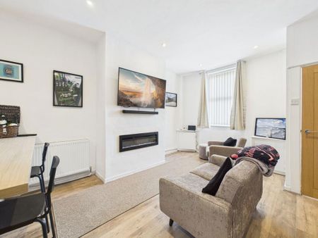 2 bedroom terraced house to rent - Photo 2