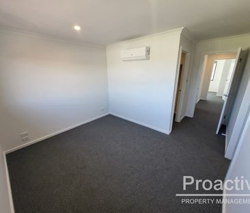 Contemporary Living with Style, Space & Natural Light - Photo 3