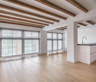 Te huur: Appartement Nieuwezijds Voorburgwal 118 C in Amsterdam - Foto 1
