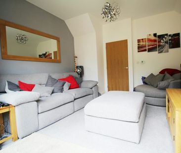 Semi-detached house to rent on - Photo 6