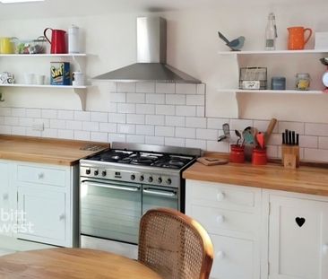 4 bedroom detached house to rent - Photo 1