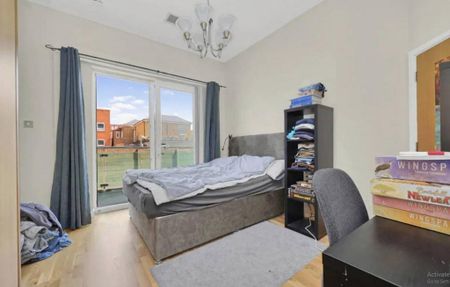 3 bedroom flat to rent - Photo 2