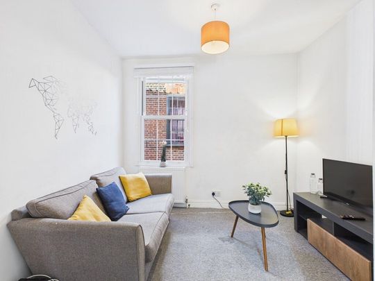 2 bedroom flat to rent - Photo 1