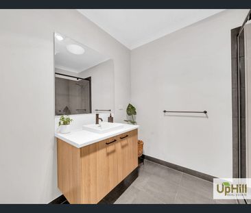 3 Tesla Grange, Clyde North, Vic 3978 - Photo 3