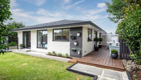 Front 3 bedroom townhouse - Photo 5