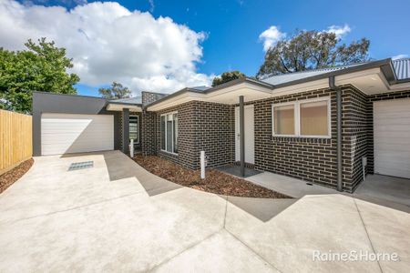 3/10 Pasley Street, Sunbury, VIC 3429 - Photo 4