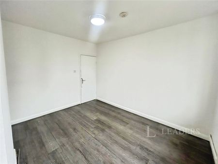 3 bedroom bungalow to rent Roman Road, Luton, Bedfordshire, LU4 - Photo 5