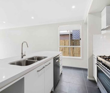 21 Ruchi Place Wynnum West - Photo 1