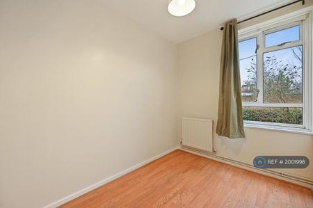 3 bedroom maisonette to rent - Photo 4